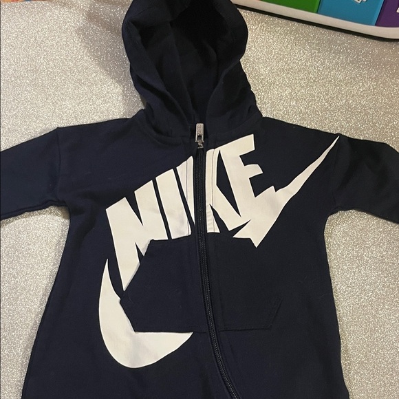 Nike Kids Black and White Hooded Footie - Picture 4 of 6
